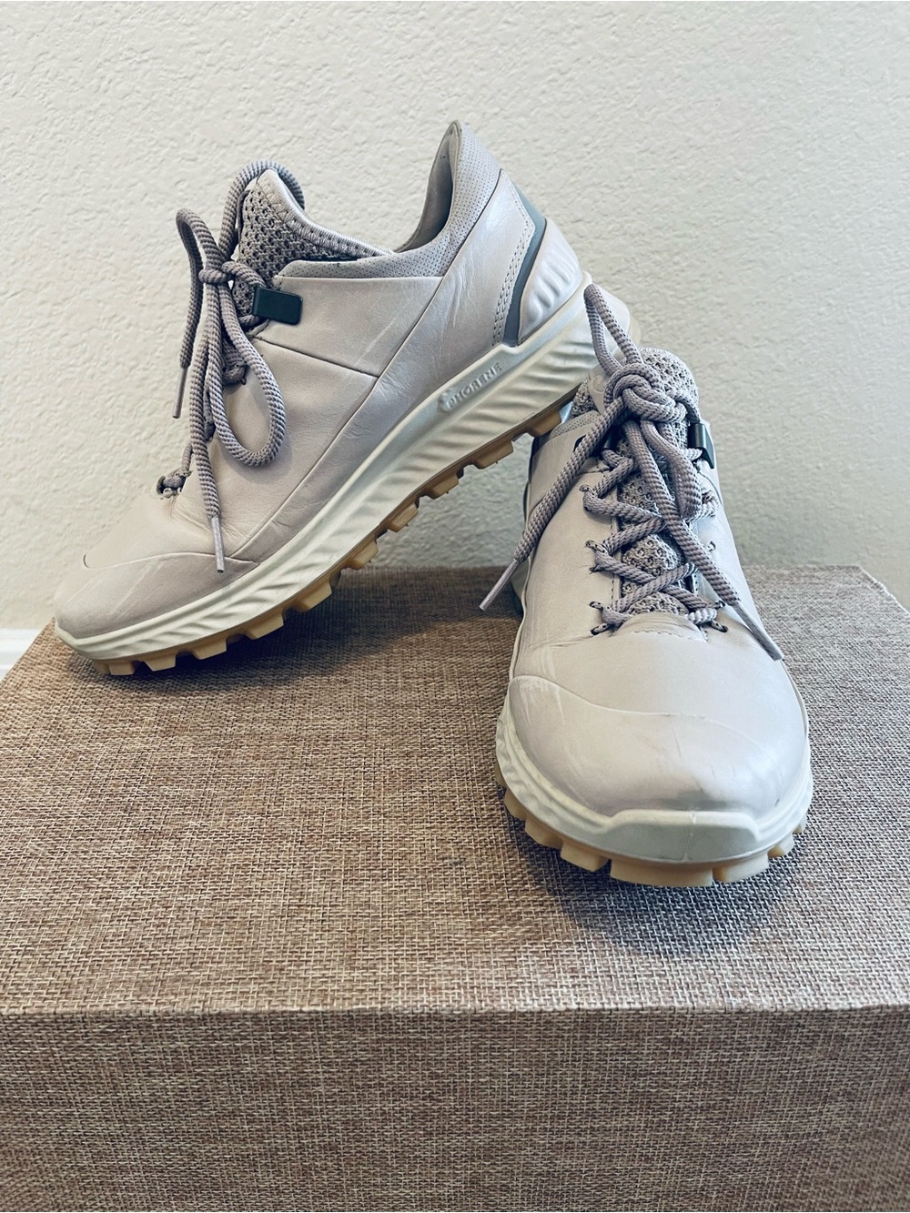 Ecco Women's Sneakers in Light Gray with Gum Sole